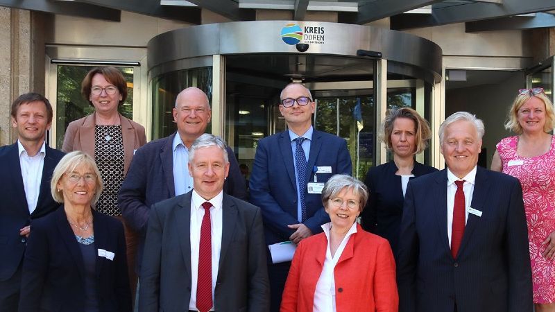 Gruppenfoto zur Pressekonferenz